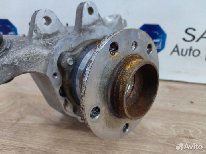 Кулак задний правый Bmw X5 Рест E70 рест N55B30