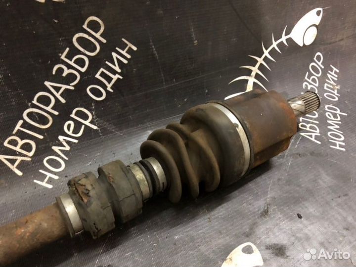 Привод передний левый Nissan Qashqai J10E 1.6