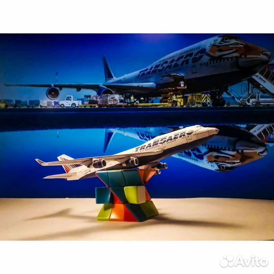Модель самолёта Boeing 747 Transaero