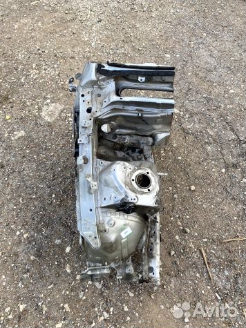 Четверть передняя правая Lexus IS/Лексус ас