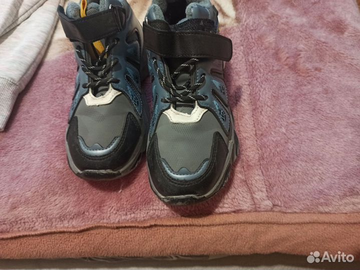 Продам обувь на мальчика 28р