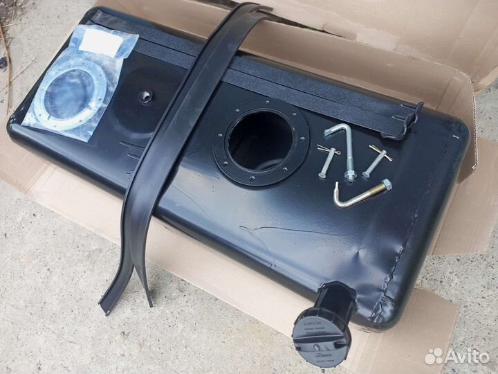 Топливный бак 70 литров с лентами крепления