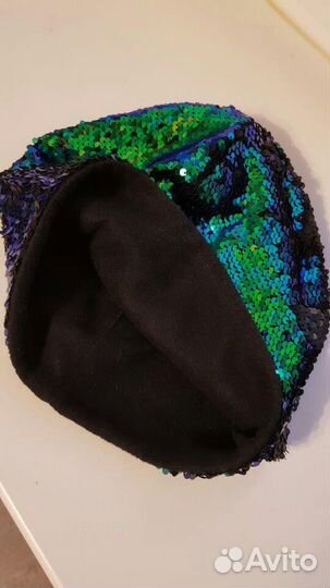 Шапка с пайетками