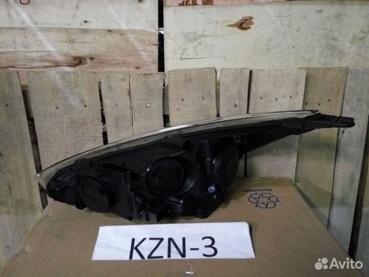 Фара правая Ford Focus 3