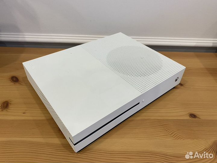 Xbox One S / дисковод