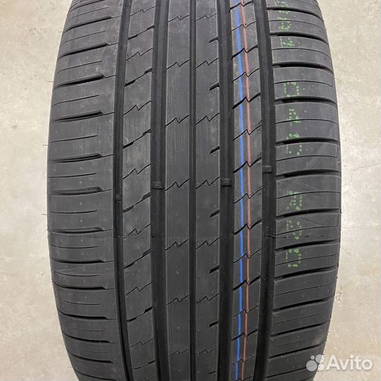 Tracmax X-Privilo RS01+ 285/45 R22