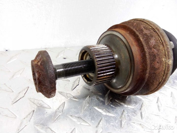 Полуось задняя правая Audi A8 D4 8R0501203C