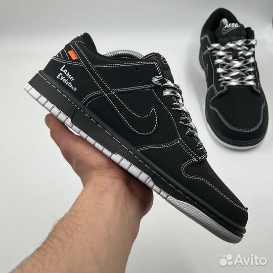 Nike SB Dunk Low Venom