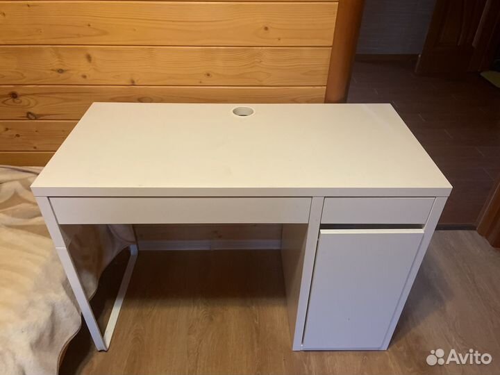 Письменный стол IKEA микке белый