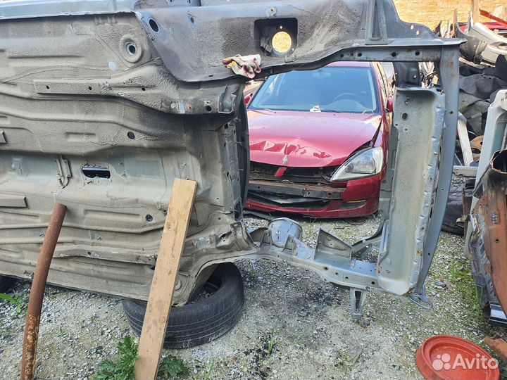 Кузов аварийный Ваз 2172 приора 2012г с разборки