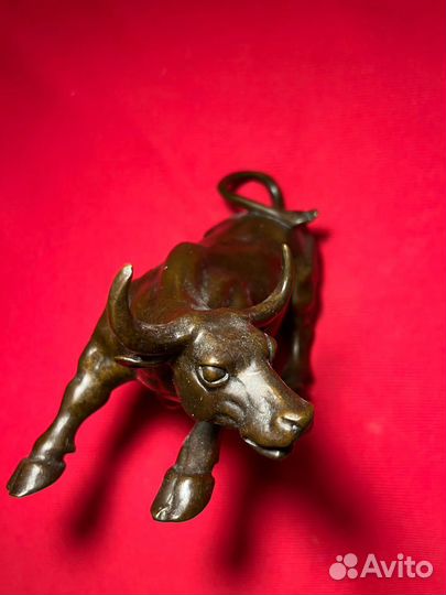 Бык Бюст Бронза Нью Йорк Золотой Телец Банк