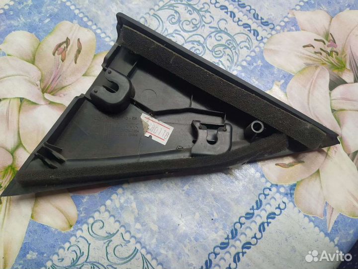 Уголок на двери Geeyl