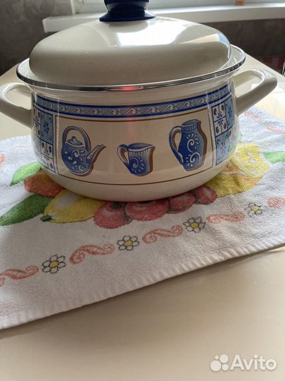 Кастрюля эмалированная