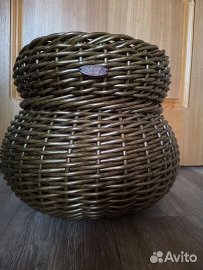Кашпо из искусственного ротанга