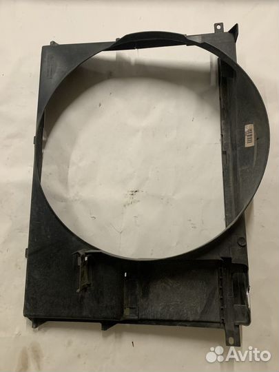 Диффузор вентилятора BMW 7 E38