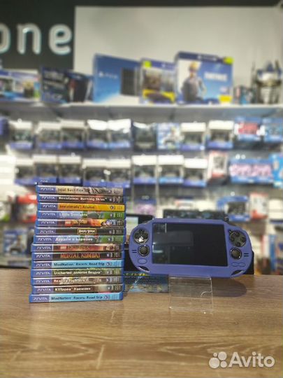 PS Vita + силиконовый чехол +наушники Monster Beat