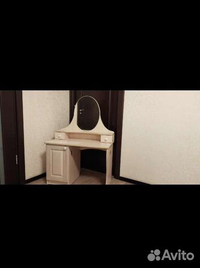 Детский туалетный столик с зеркалом