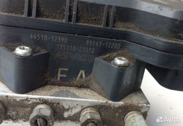 Блок ABS (насос) Toyota Corolla E15 1.6 1zrfe