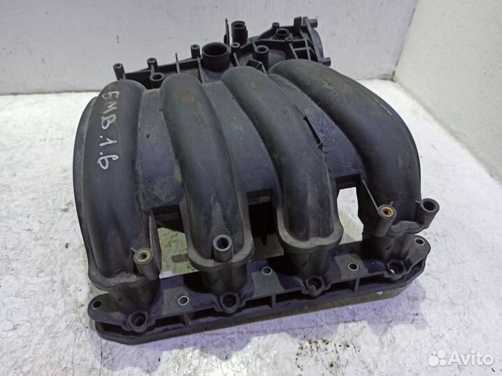 Впускной коллектор 11617560235