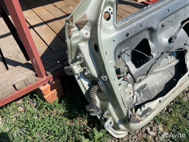 Дверь передняя правая Renault Laguna 2