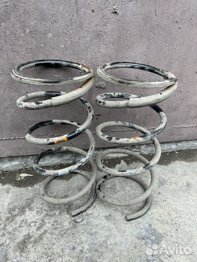Пружины передние Mazda Premacy