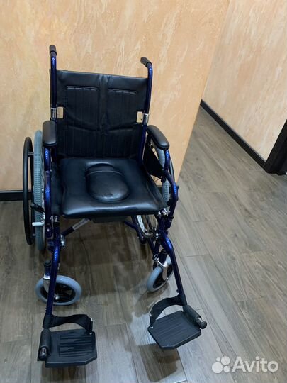 Кресло-коляска с санитарным оснащением