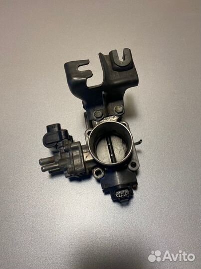 Дроссельная заслонка Toyota Corolla AE111 4AFE