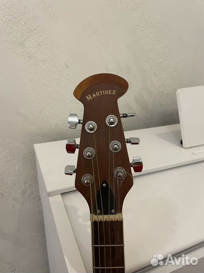 Акустическая гитара