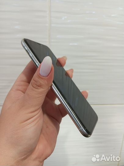 iPhone X, 64 ГБ