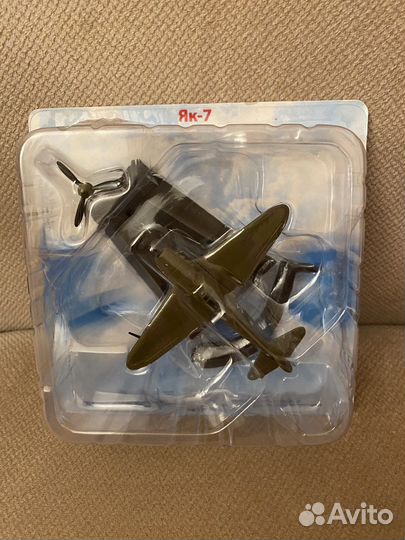 Легендарные самолеты Ут-2 и Як-7 deagostini