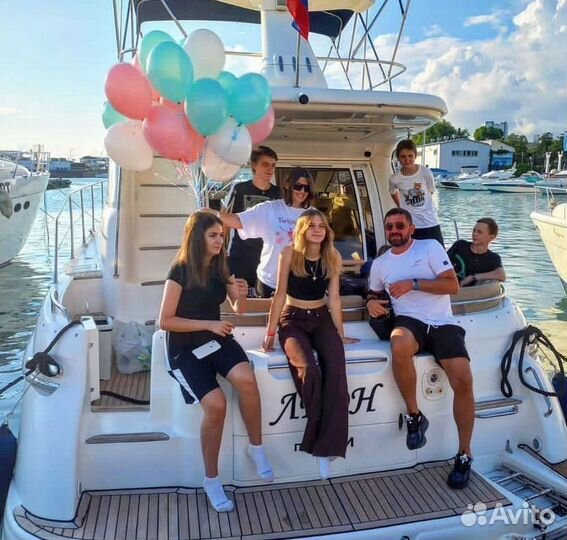 Аренда яхты, морская рыбалка, закат в море