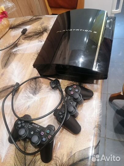 Sony PS3 прошитая 2 джостика на запчасти