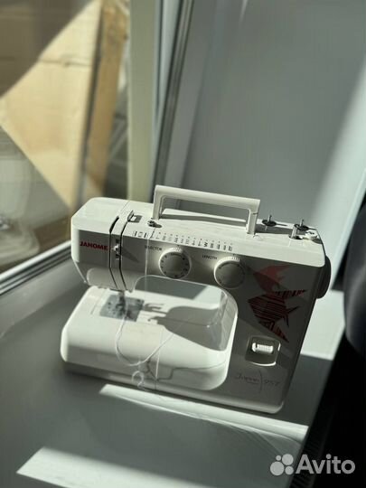 Швейная машина Janome 957