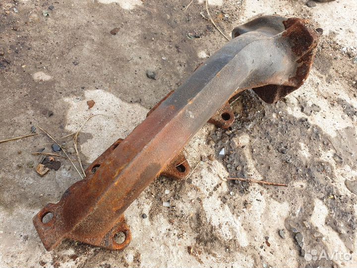 Выпускной коллектор левый audi a6 c5 2.4 v6 BDV а6