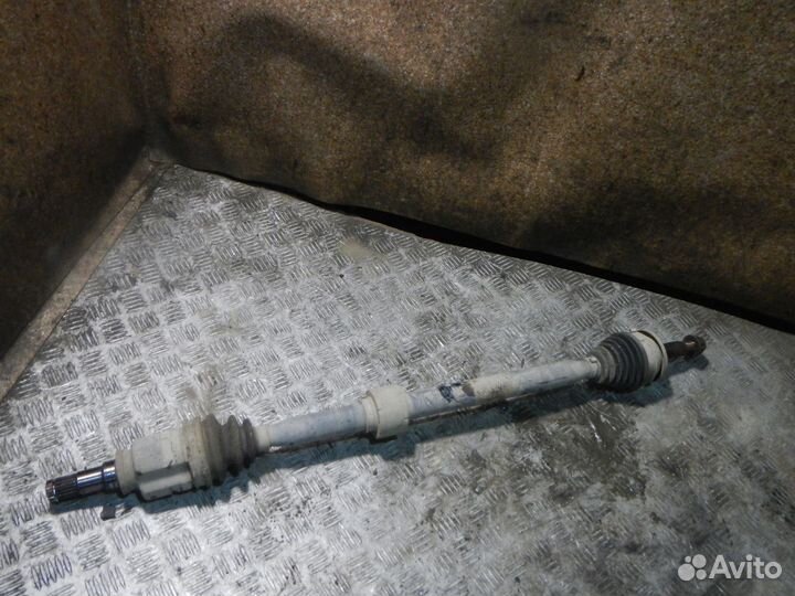 Привод правый передний Toyota Avensis