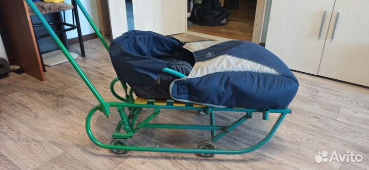 Детские санки на колесах