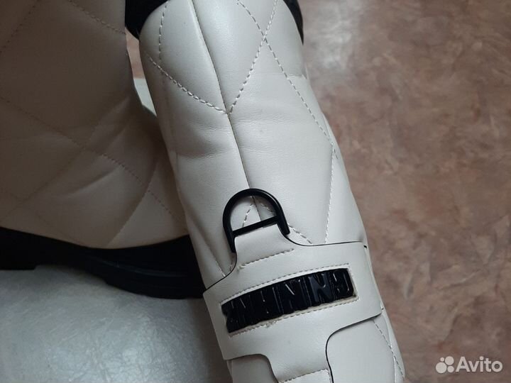 Дутики женские зимние