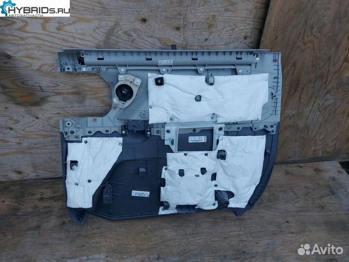 Обшивка двери задней левой Toyota Sienna 3 рест