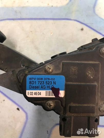 Педаль газа электронная 8D1723523N
