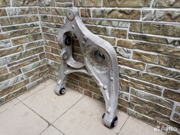 Рычаг подвески нижний задний левый Mercedes-Benz