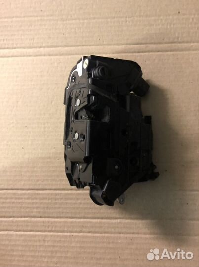 Замок задней левой двери VW Tiguan