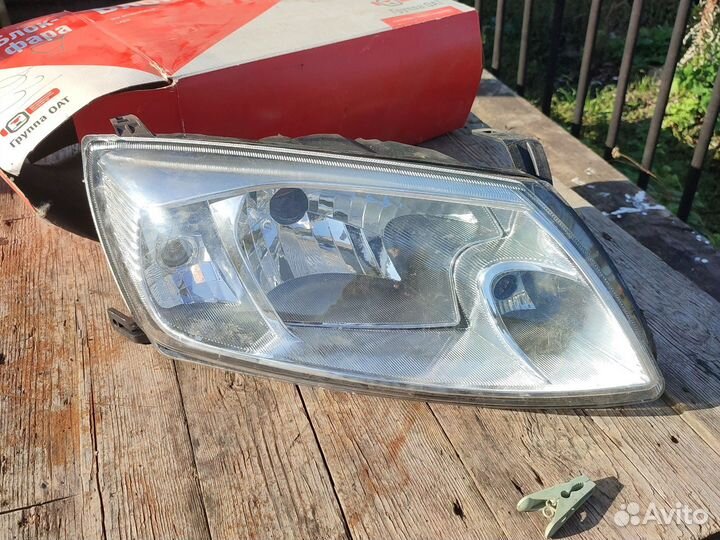 Фара гранта правая