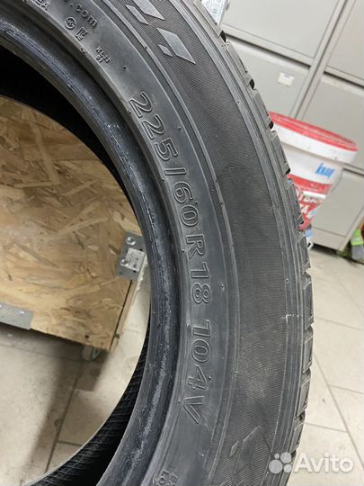 Kumho Crugen Premium KL33 225/60 R18 104V