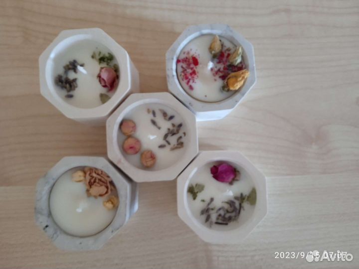 Свеча в гипсе ручной работы ароматизированая