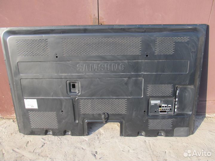 Задняя стенка телевизора