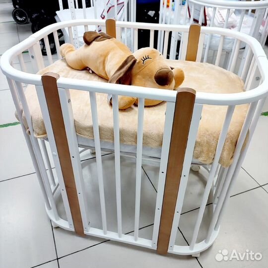 Кроватка-трансформер + комод + 2 матраса