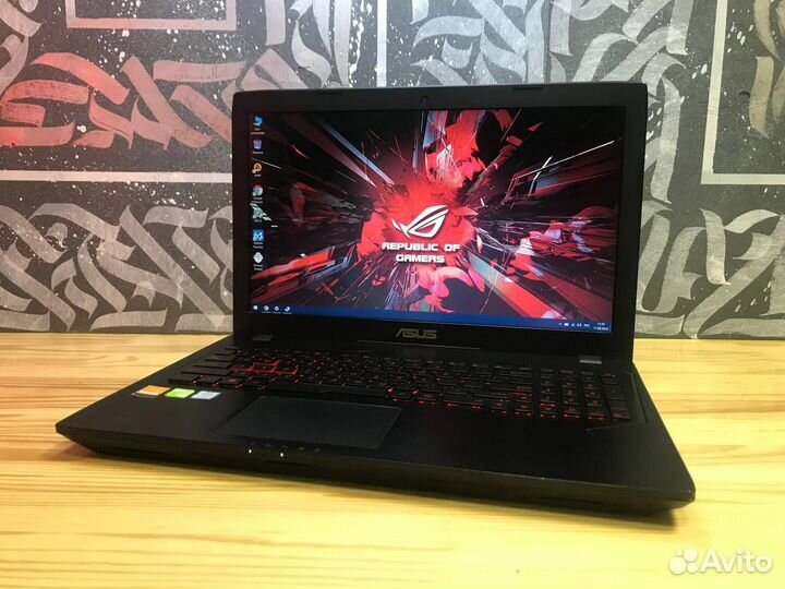 Игровой ноутбук Asus GTX1050/i5/8gb/SSD M2