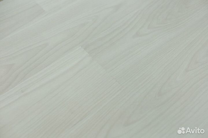 Кварцвинил. Клеящиеся стеновые панели