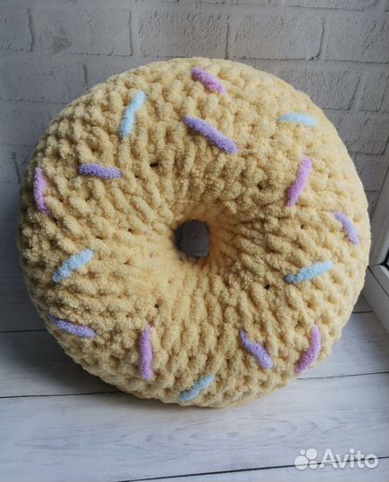 Подушка пончик