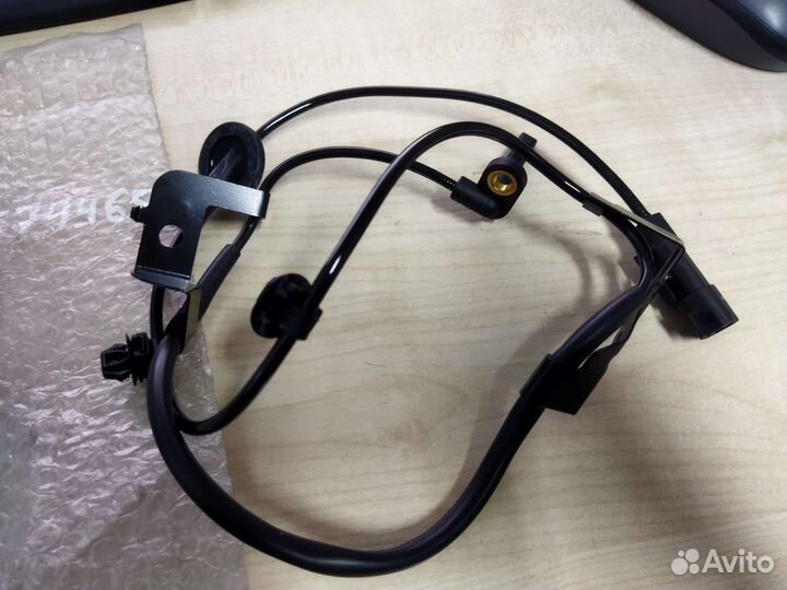 Датчик ABS задний Mitsubishi Lancer ASX Outlander